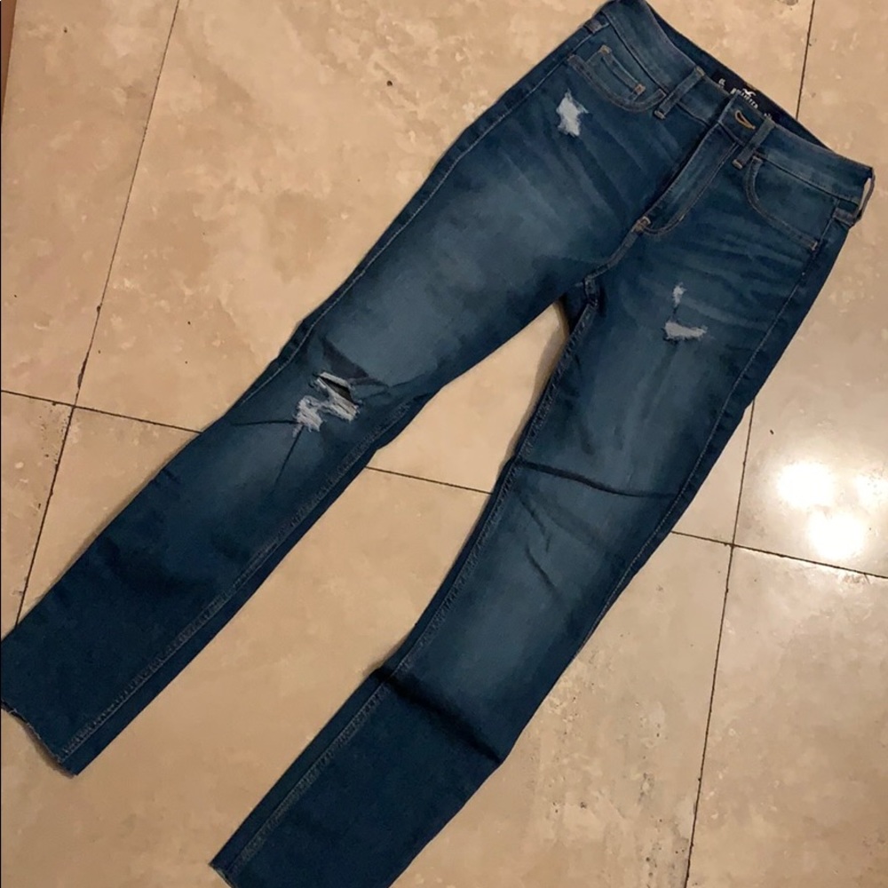 New blue ripped hollister jeans never worn